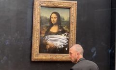 Monalisa é atacada em pleno Louvre!