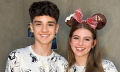 Théo Medon e Lorena Queiroz embarcam juntos para a Disney