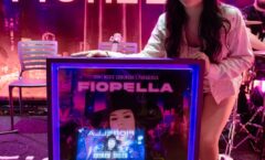 Fiorella recebe certificação de Platina e Ouro duplo em dia de lançamento  